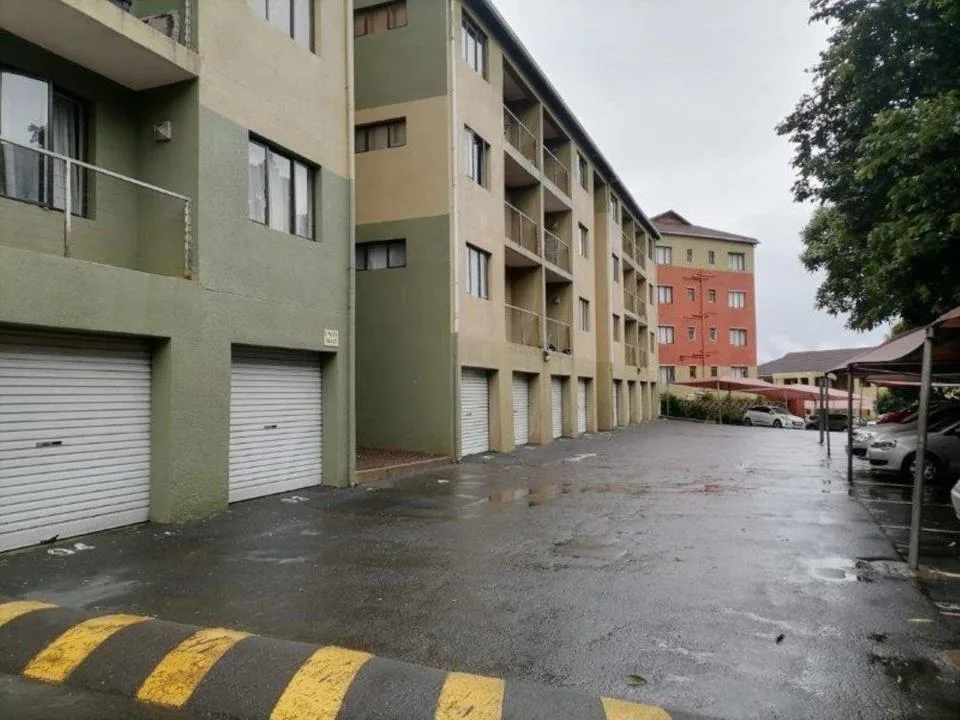 2 Bedroom Apartment / flat for sale in Montclair