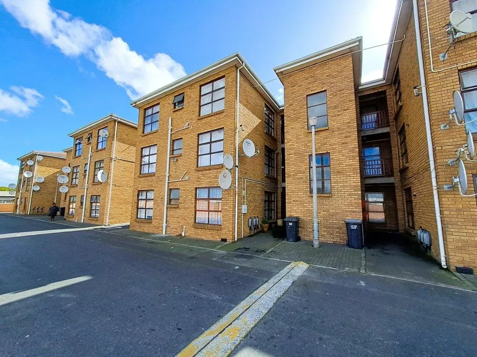 2 Bedroom Apartment / flat for sale in Ferndale
