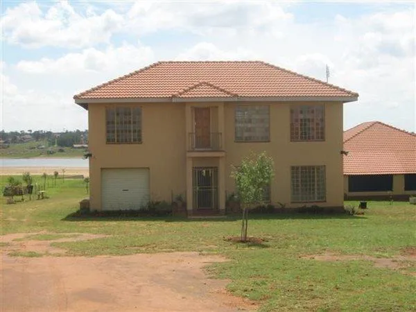 5 Bedroom House for sale in Naauwpoort