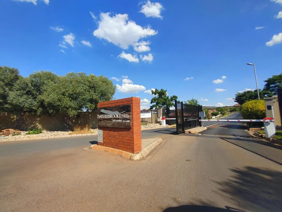2 Bedroom Townhouse for sale in Ruimsig
