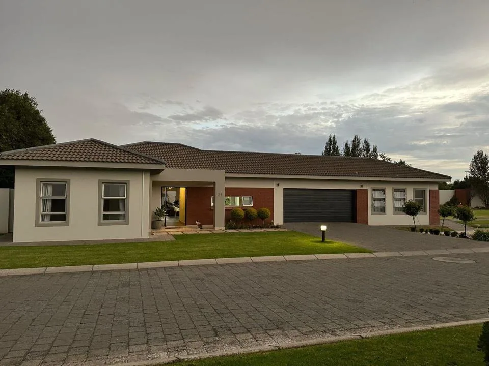 5 Bedroom House for sale in St Helena