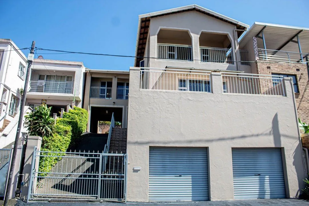 4 Bedroom House for sale in Risecliff
