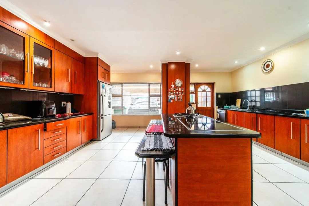 3 Bedroom House for sale in Beacon Bay