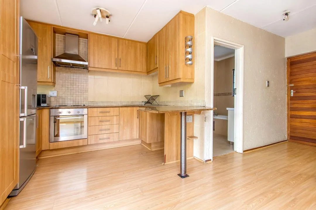 1 Bedroom Apartment / flat for sale in Benmore Gardens