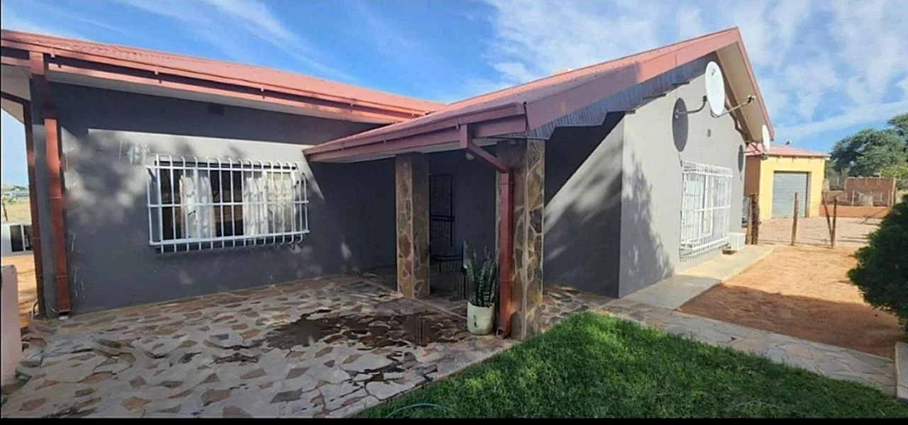 3 Bedroom House for sale in Keimoes