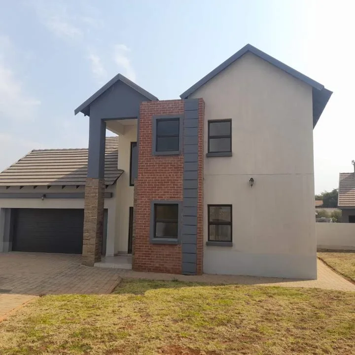 4 Bedroom House for sale in Melodie