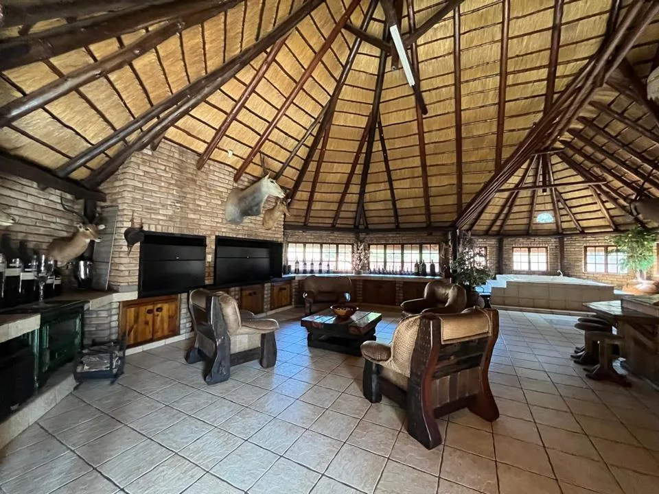 4 Bedroom House for sale in El Toro Park