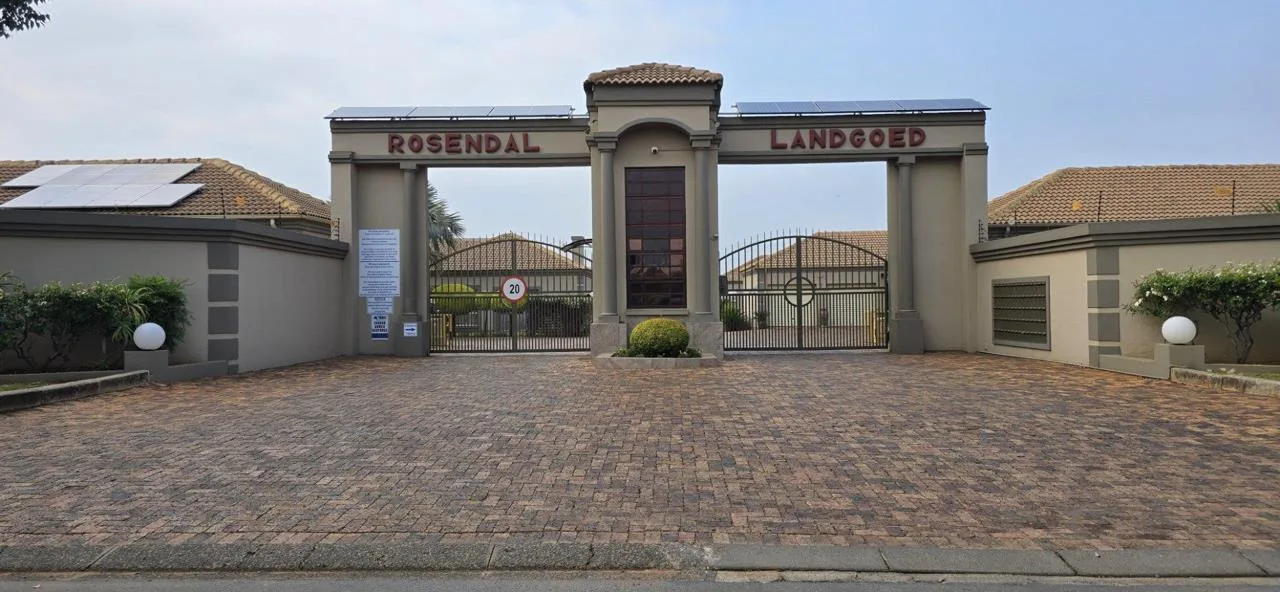 2 Bedroom Townhouse for sale in Vanderbijlpark SE 2