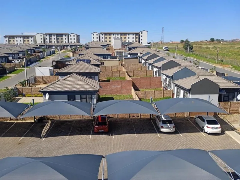 2 Bedroom Apartment / flat for sale in Fleurhof