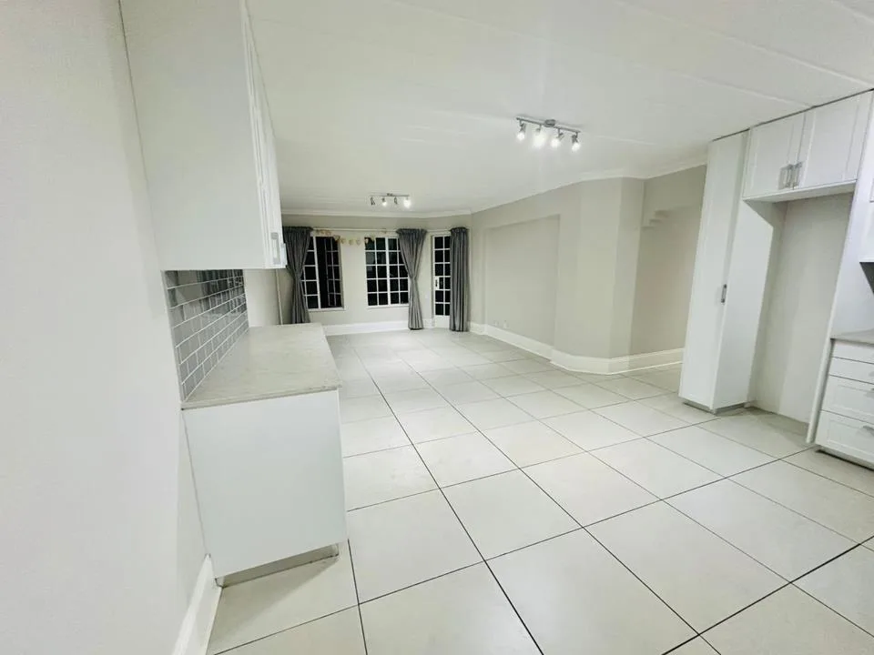 3 Bedroom Apartment / flat to rent in Morningside