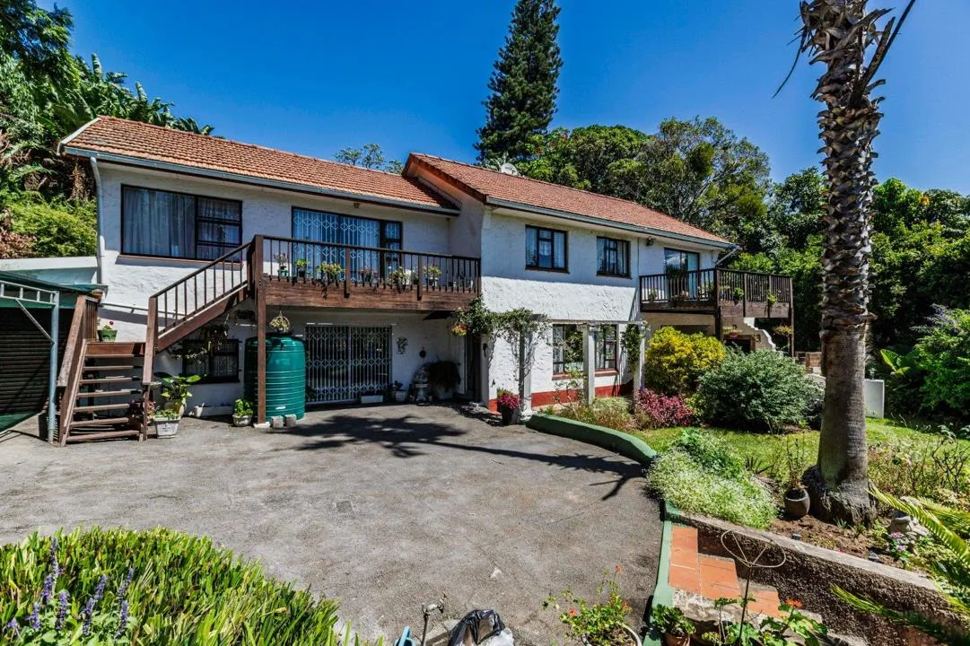 5 Bedroom House for sale in Gonubie North