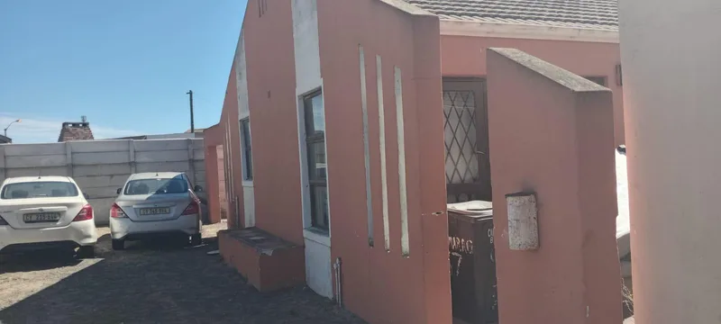 3 Bedroom House in Pine Place