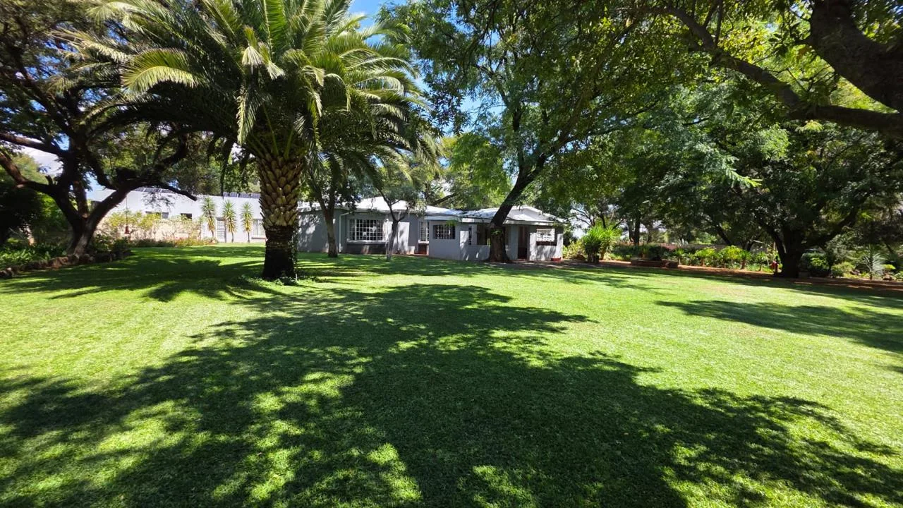 3 Bedroom House for sale in Bainsvlei