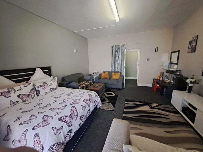 2 Bedroom Apartment / flat for sale in North End