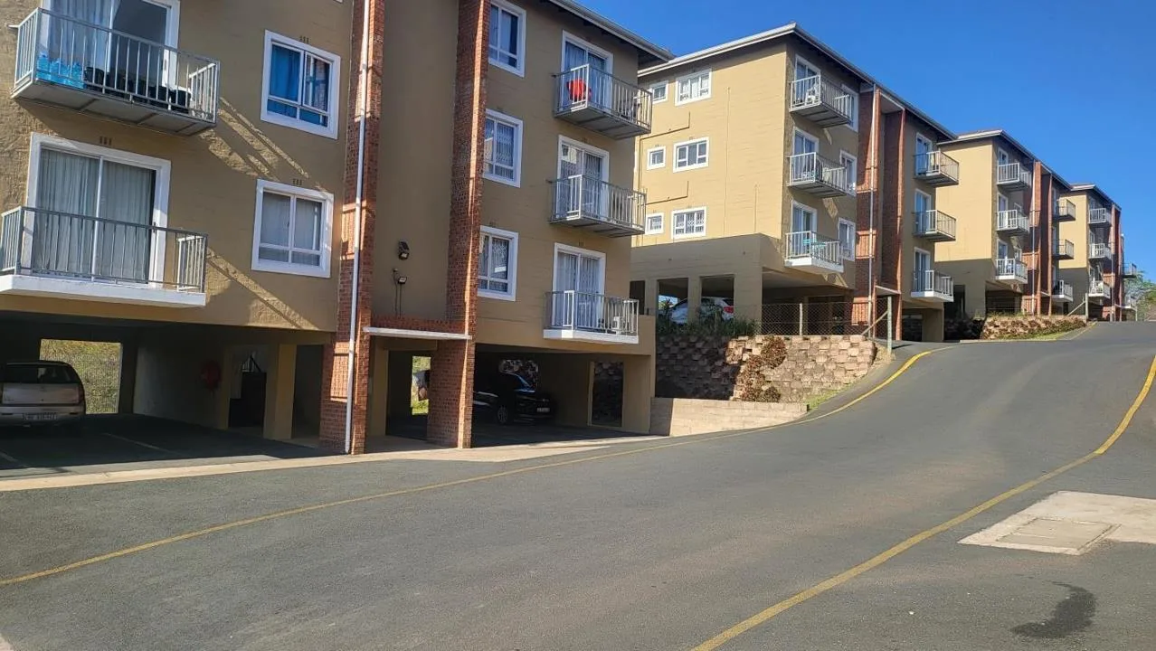 2 Bedroom Apartment / flat for sale in Oaklands