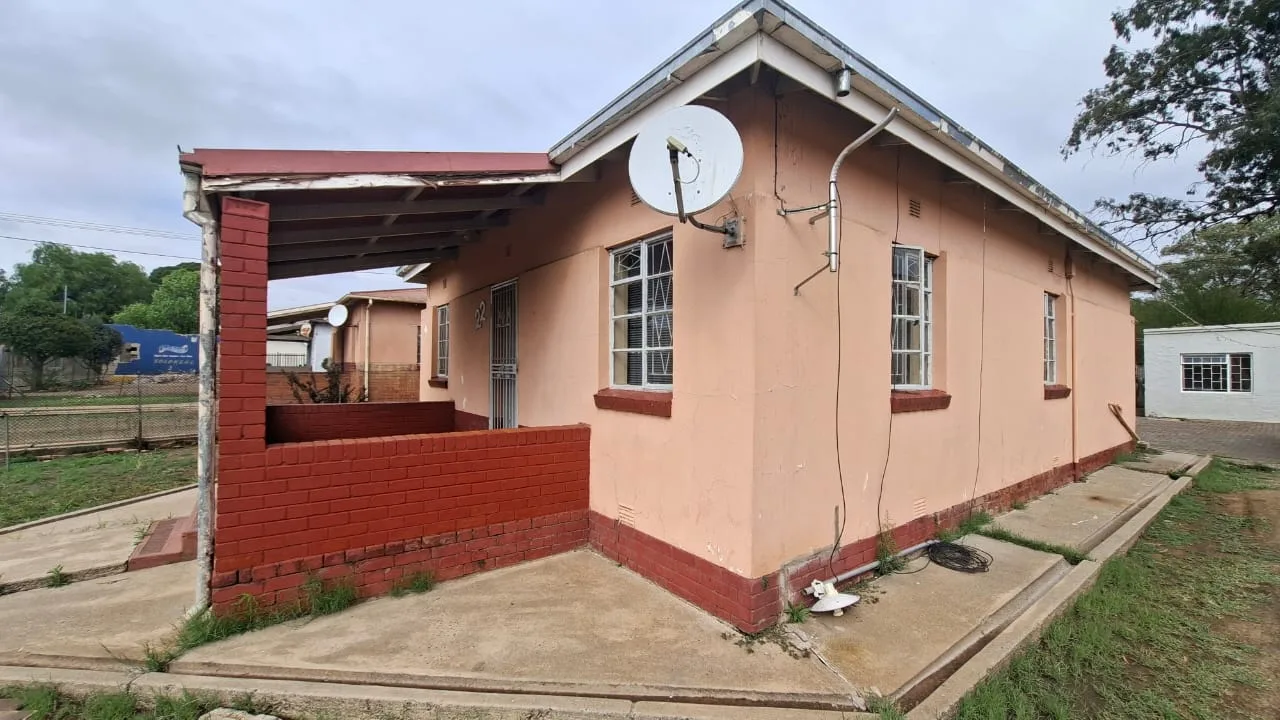 3 Bedroom House for sale in Buitesig
