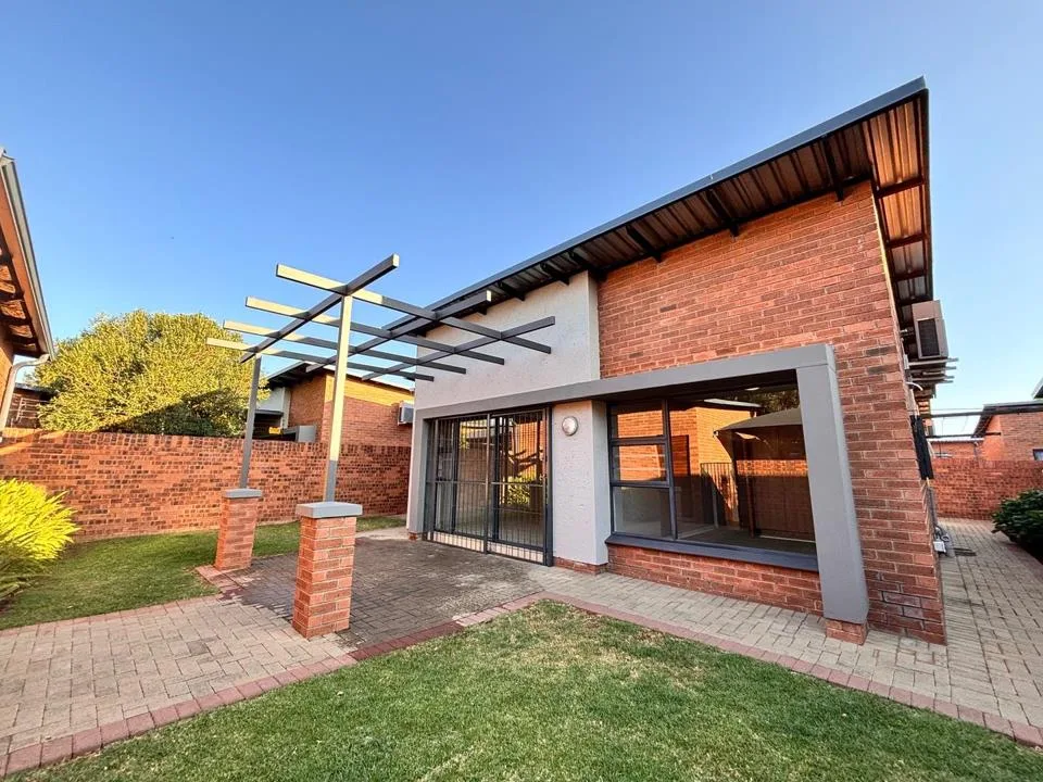 3 Bedroom Apartment / flat for sale in Langenhovenpark