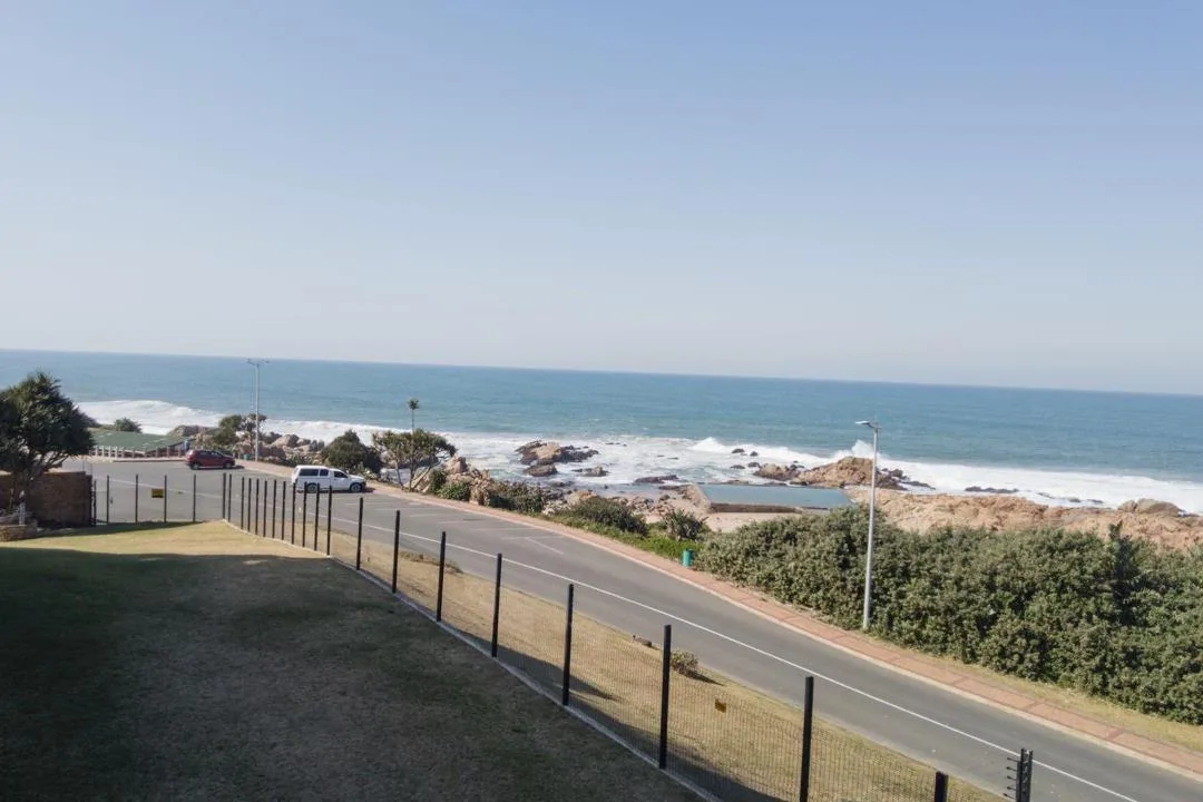 3 Bedroom Apartment / flat for sale in Lawrence Rocks