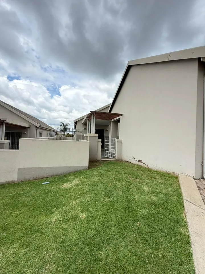 3 Bedroom House for sale in Die Heuwel