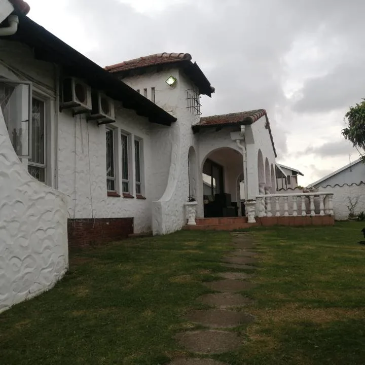 6 Bedroom House for sale in Escombe