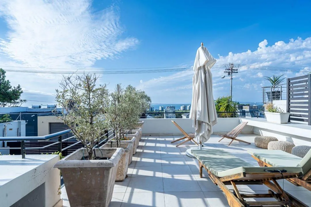 2 Bedroom Apartment / flat for sale in Green Point