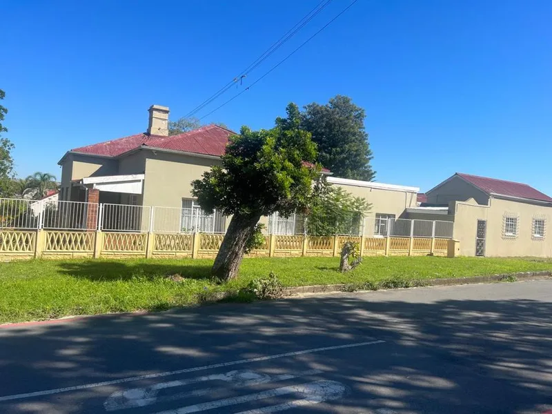 15 Bedroom House for sale in King Williams Town Central