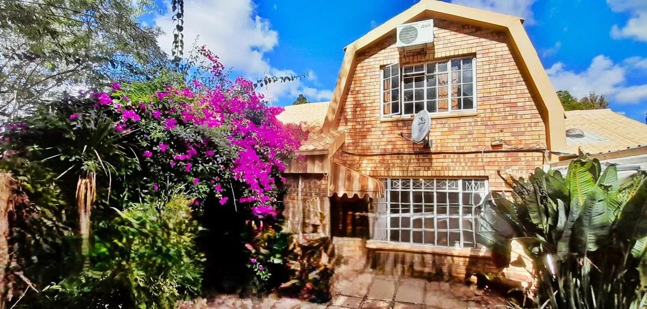 3 Bedroom Townhouse for sale in Pellissier