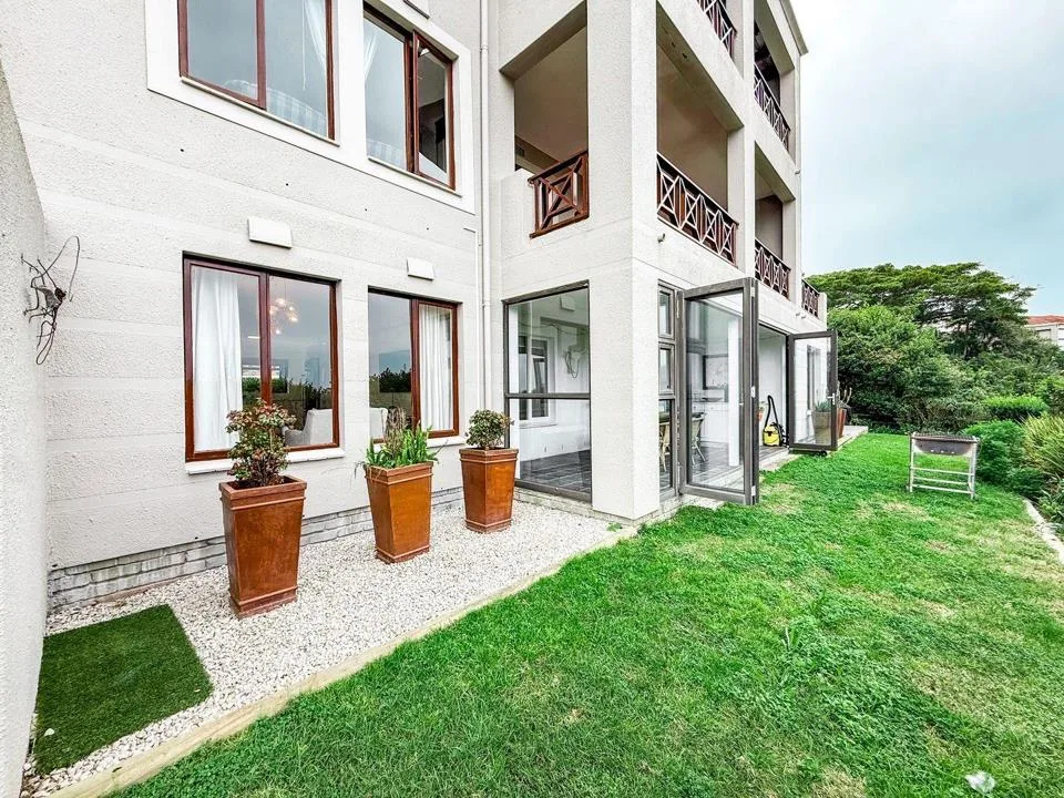 3 Bedroom Apartment / flat for sale in Castleton