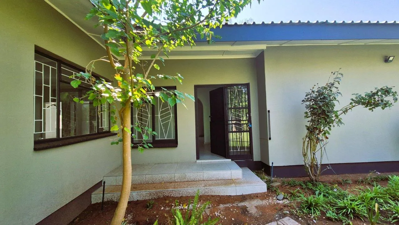 4 Bedroom House for sale in Oosterville