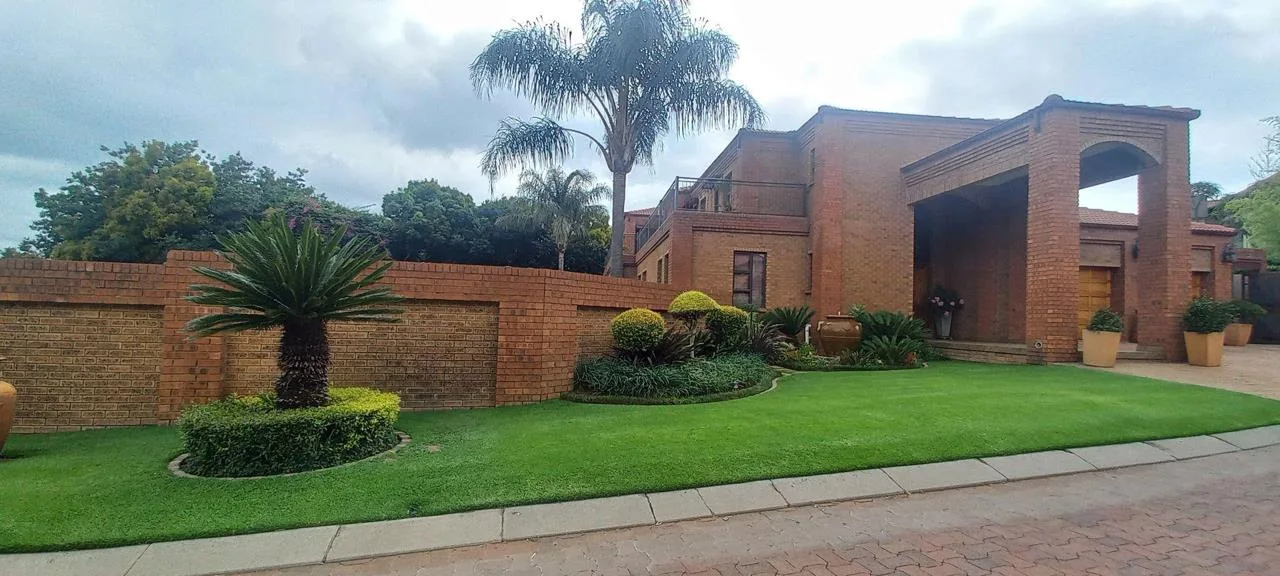 4 Bedroom House for sale in Clubville