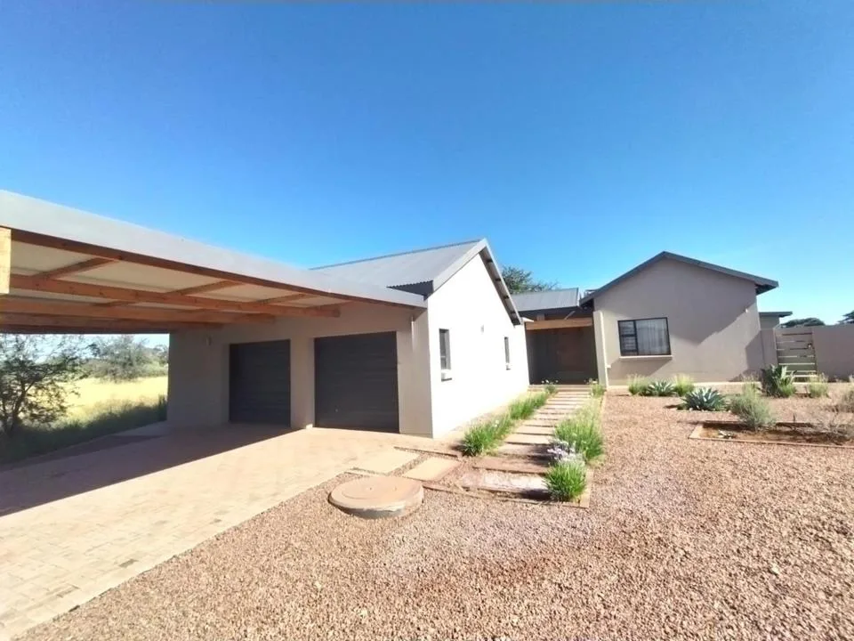 4 Bedroom House for sale in Kathu