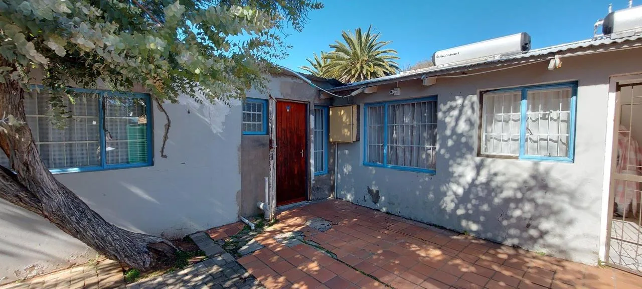21 Bedroom House for sale in Brandwag