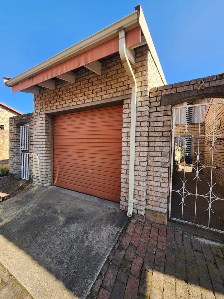 2 Bedroom Apartment / flat for sale in Huttenheights