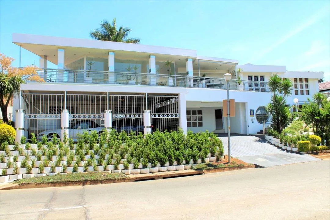 4 Bedroom House for sale in Orient Heights