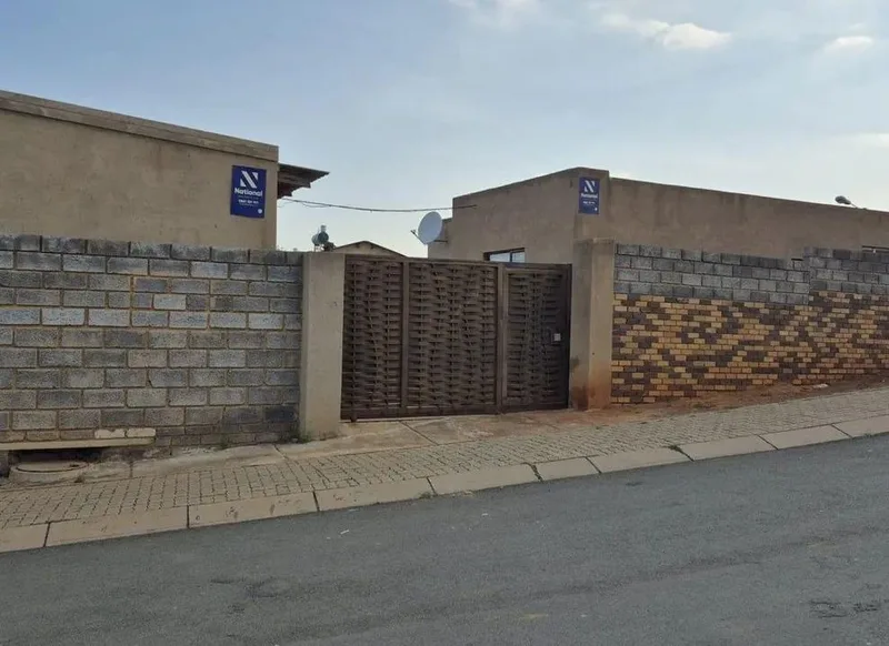 2 Bedroom House for sale in Tshepisong