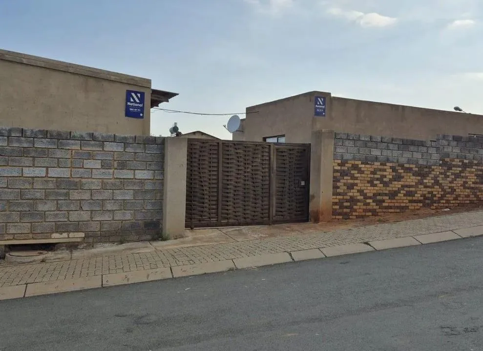 2 Bedroom House for sale in Tshepisong