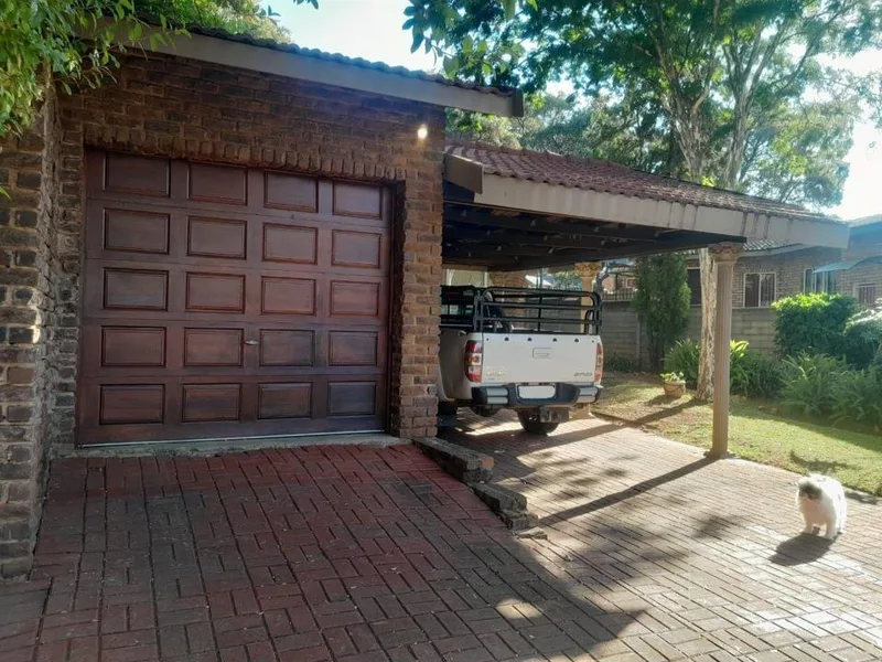 3 Bedroom House for sale in Geelhoutpark