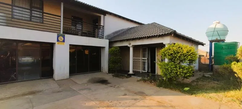 7 Bedroom House for sale in Mankweng