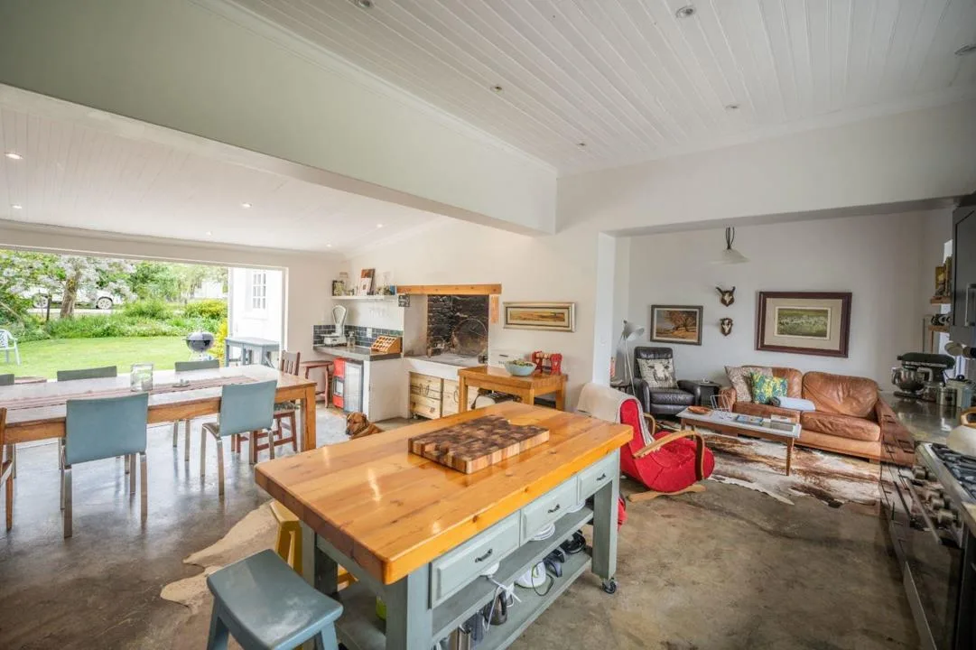 4 Bedroom House for sale in Bedford