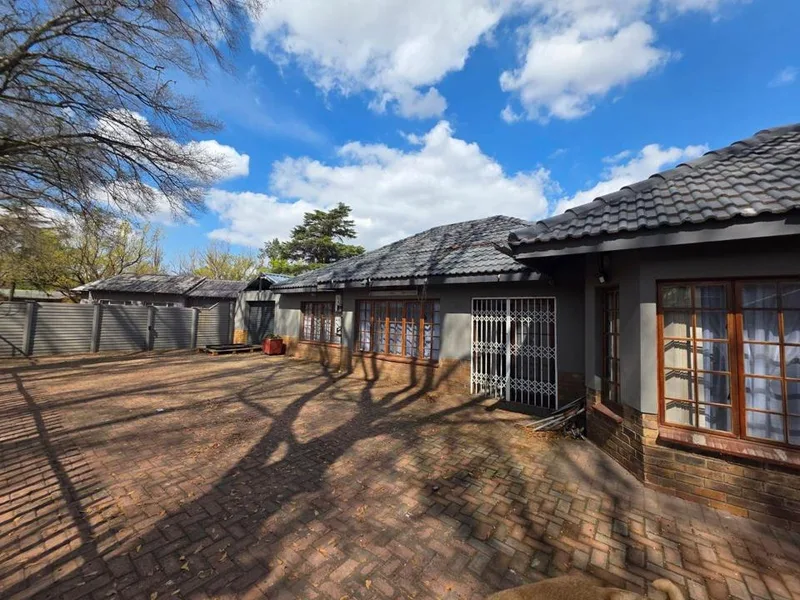 3 Bedroom House for sale in Sasolburg Ext 4