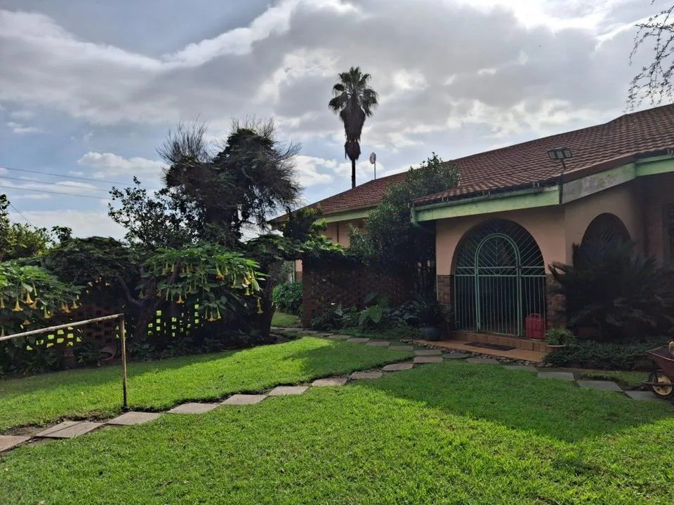 6 Bedroom House to rent in Heuwelfontein SH