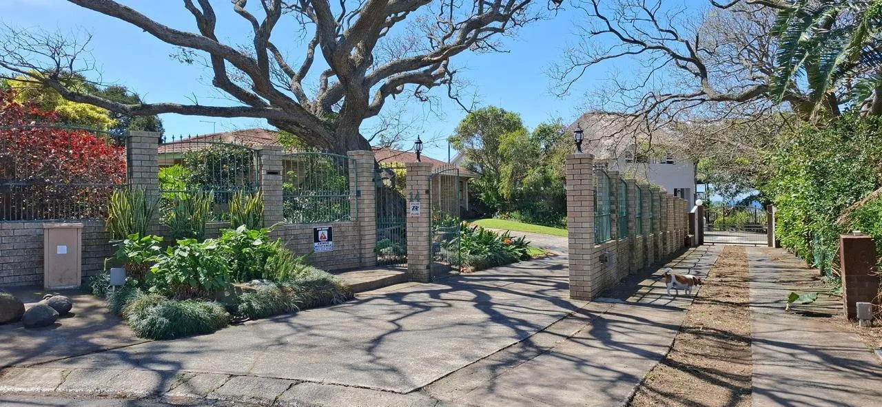 4 Bedroom House for sale in Gonubie