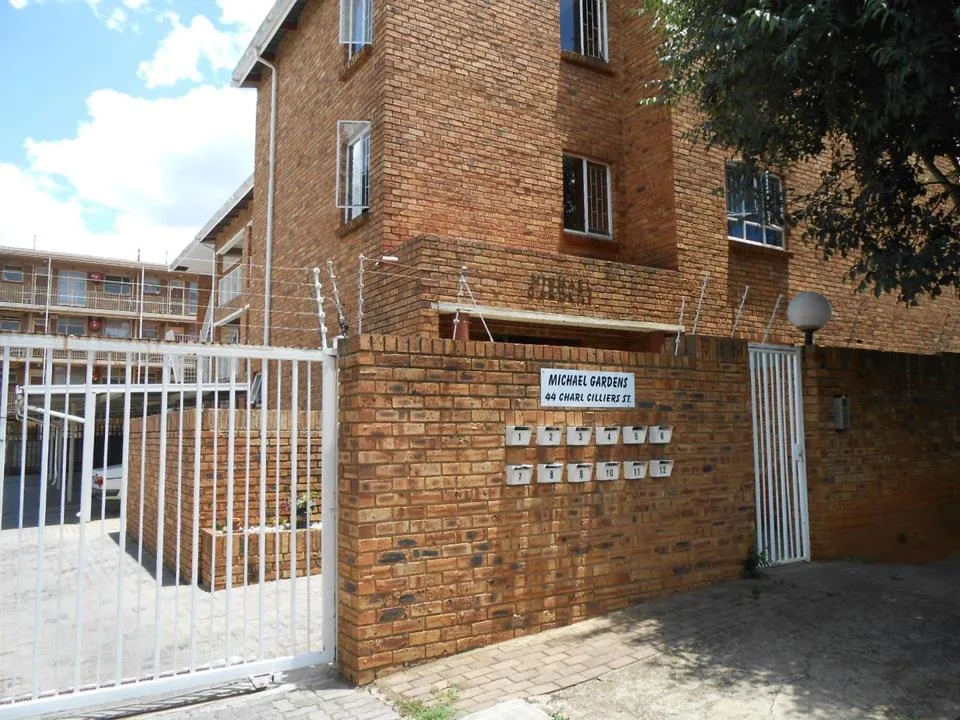 2 Bedroom Townhouse for sale in Alberton North