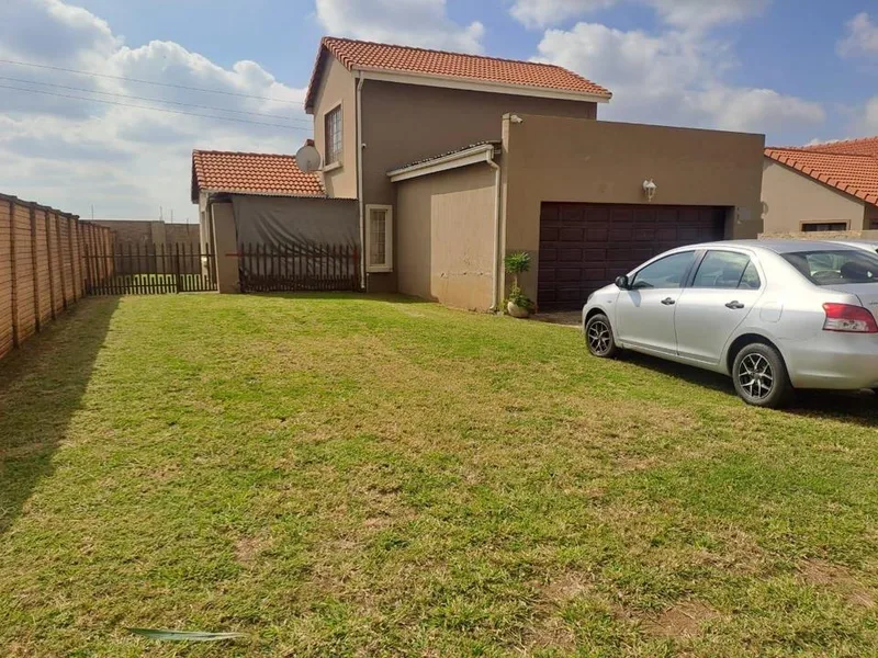 4 Bedroom Townhouse for sale in Waterkloof
