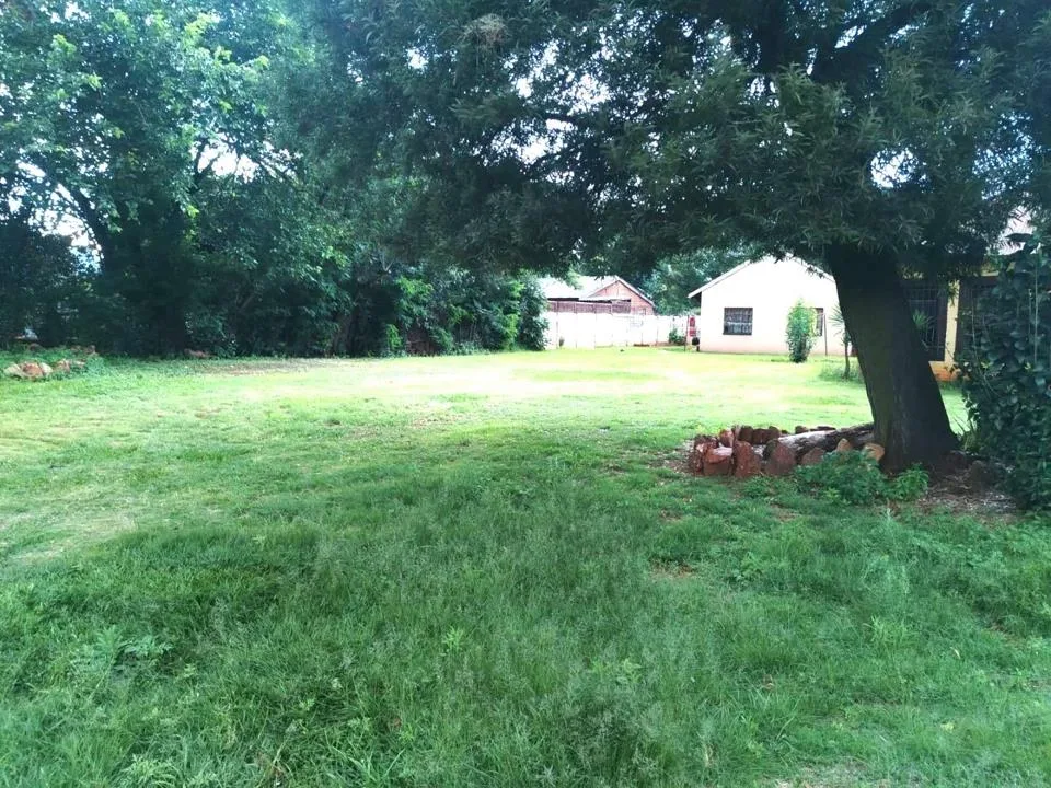 2 Bedroom House for sale in Daggafontein