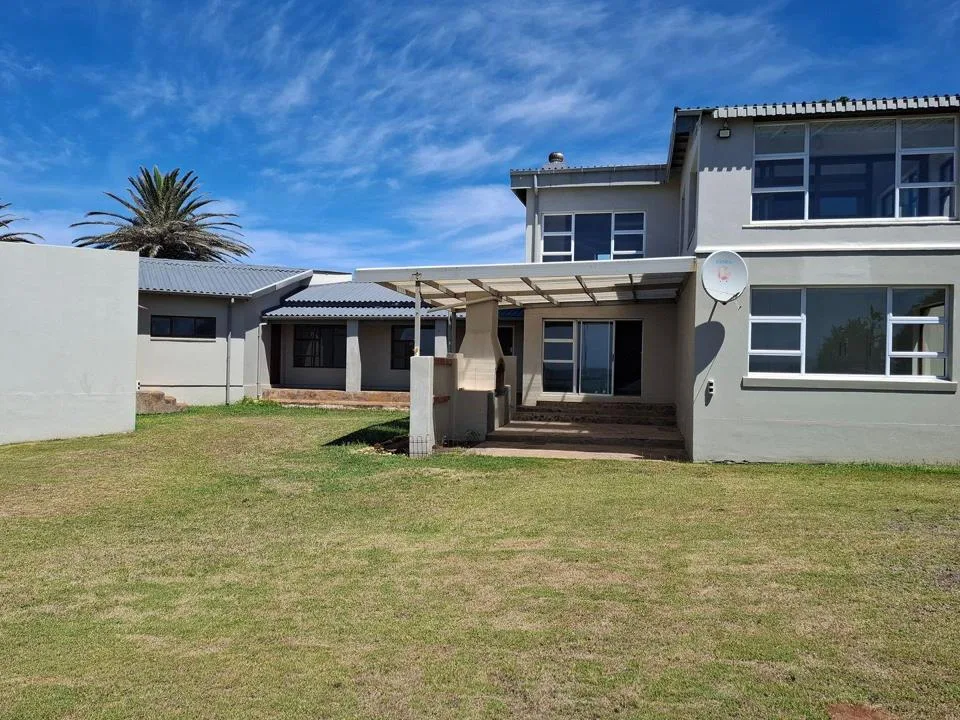 4 Bedroom House to rent in Jeffreys Bay Central