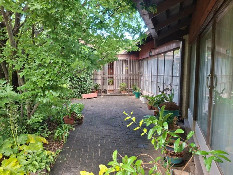 4 Bedroom House for sale in Panorama