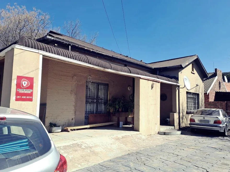 2 Bedroom House for sale in Navalsig