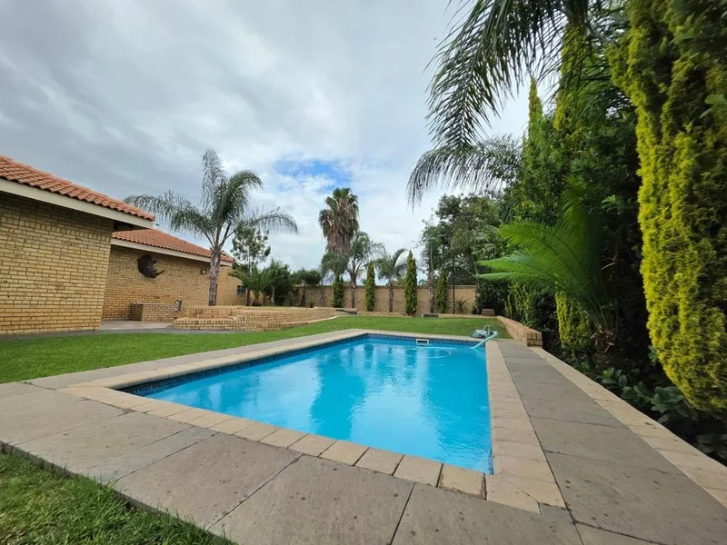 4 Bedroom House for sale in Jan Cilliers Park