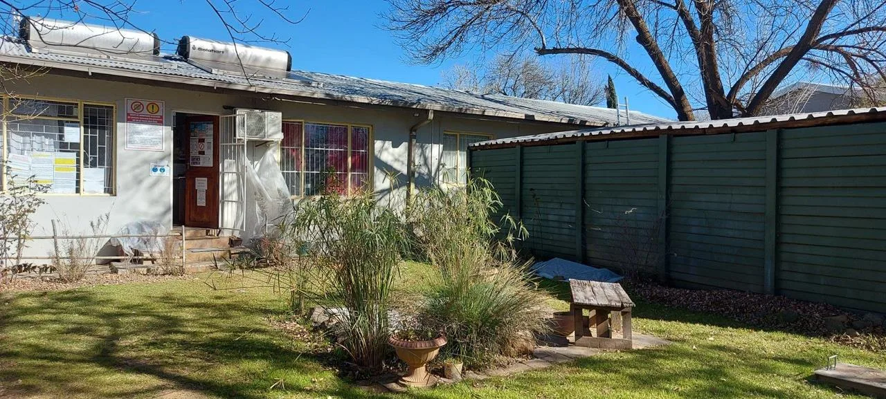 10 Bedroom House for sale in Brandwag